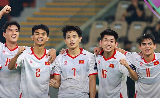 Truy cập trang web ff168 code trên điện thoại